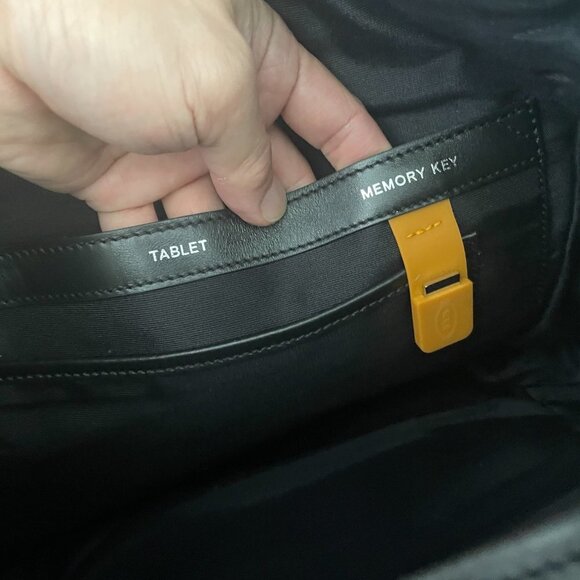 Tod's Italy Tech New Gommini Medio Backpack, XBMTDSG9300NRHXTT3 - Picture 4 of 15